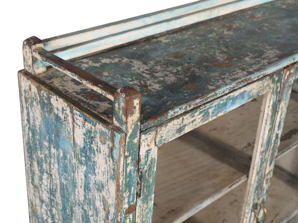 Showcase patina