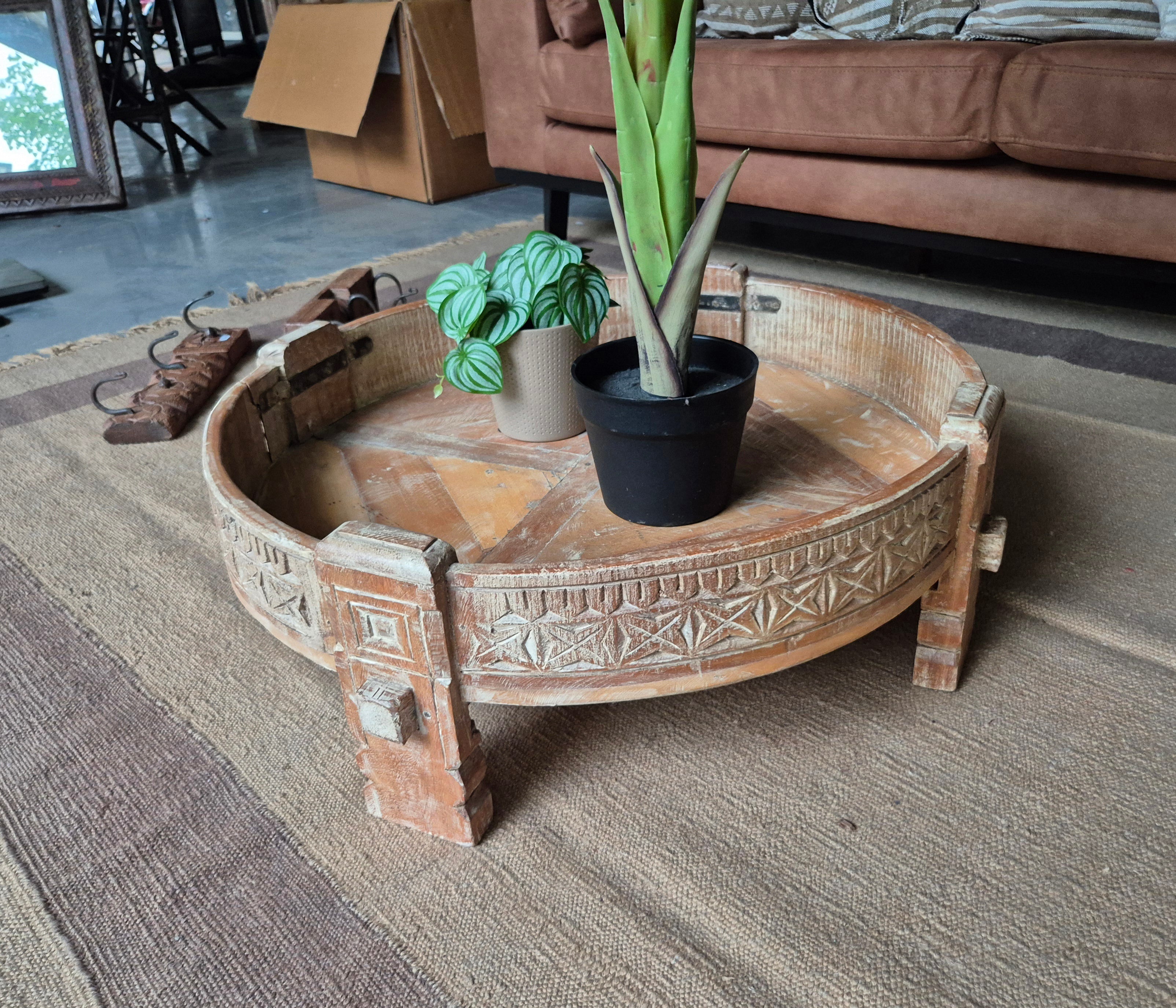 Chakki Tisch tünchen