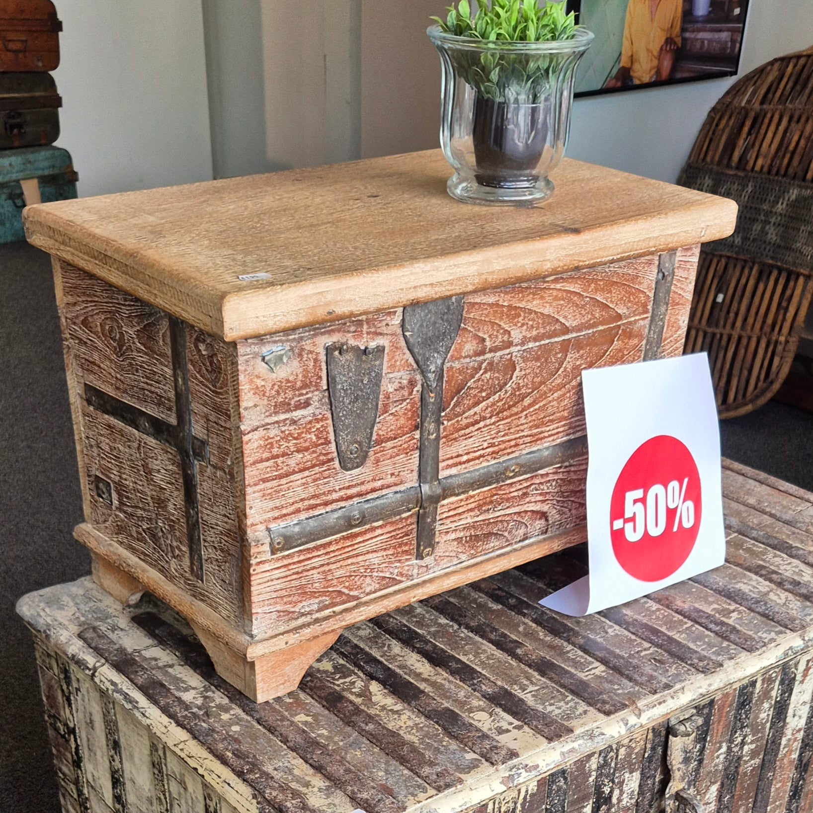 Storage box